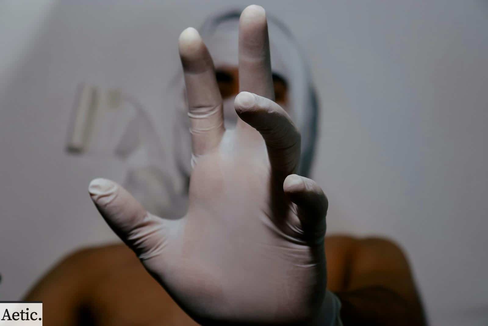 Diferencias entre guantes de nitrilo, látex y vinilo